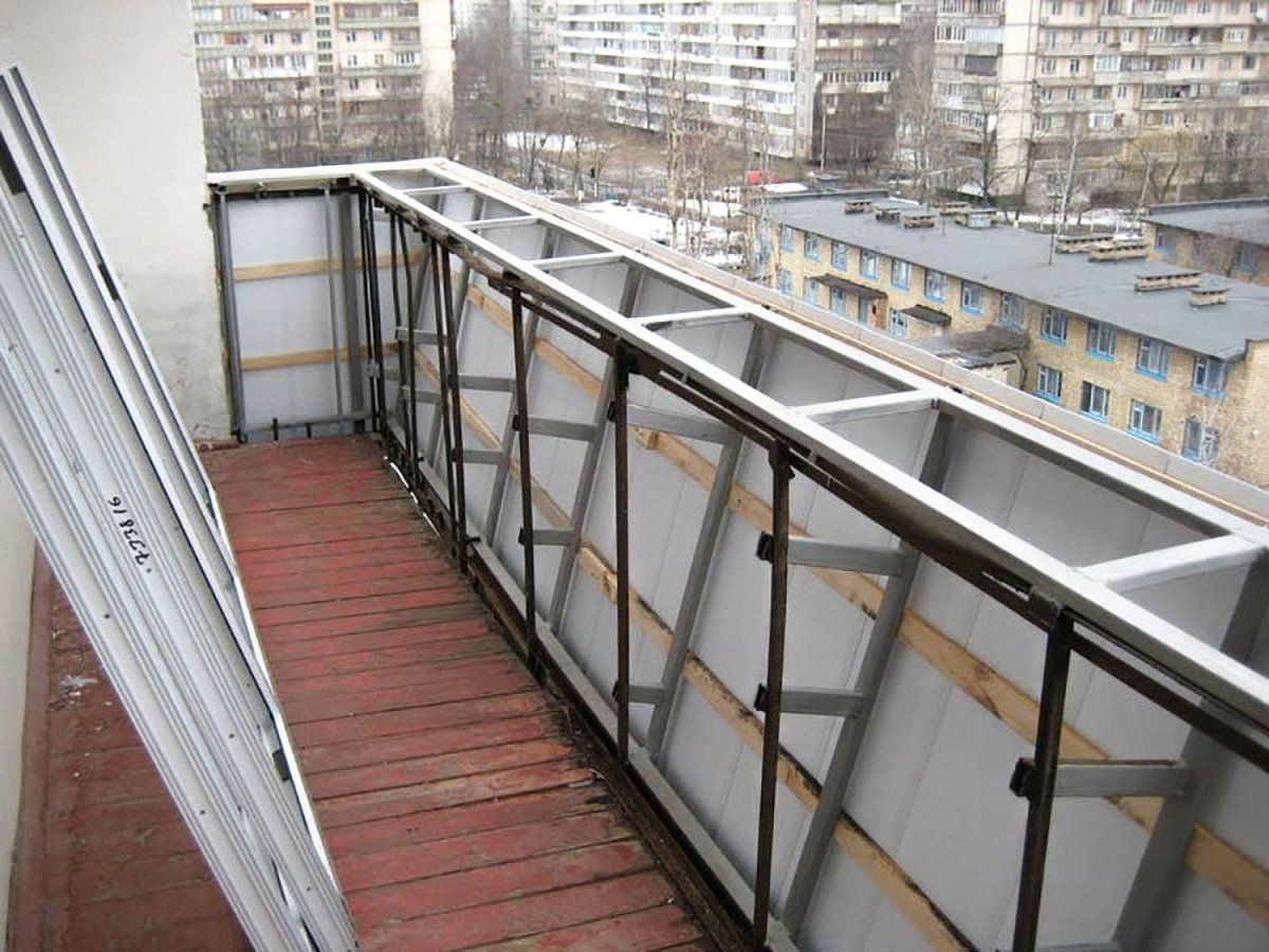 Розширення та реконструкція балкону в Харкові